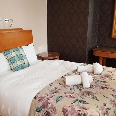 The Antelope At Upavon Hotell Exteriör bild