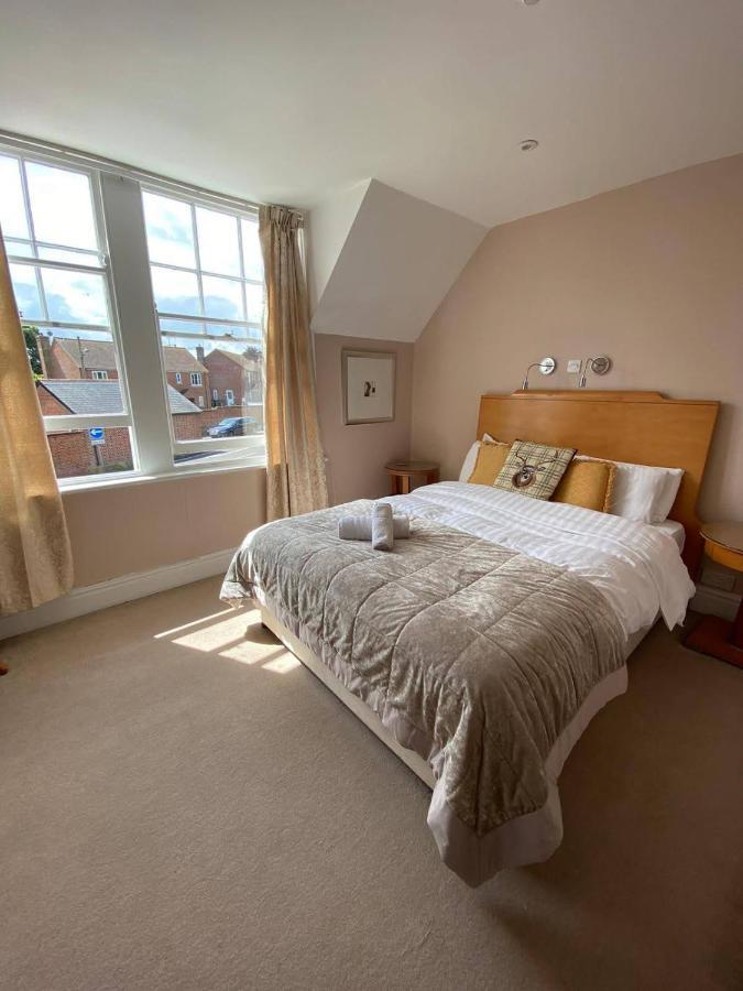 The Antelope At Upavon Hotell Exteriör bild