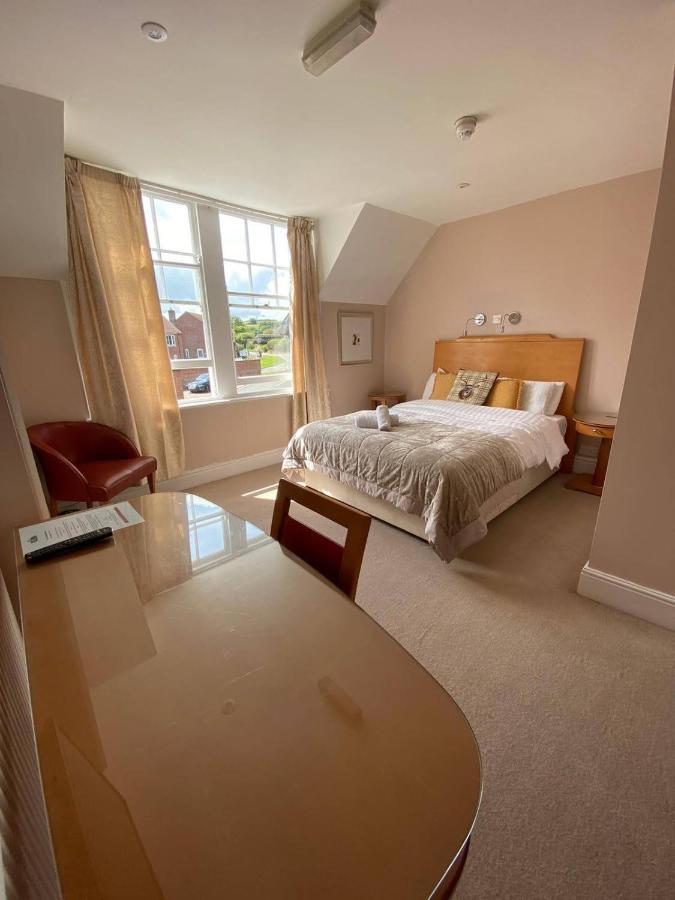 The Antelope At Upavon Hotell Exteriör bild