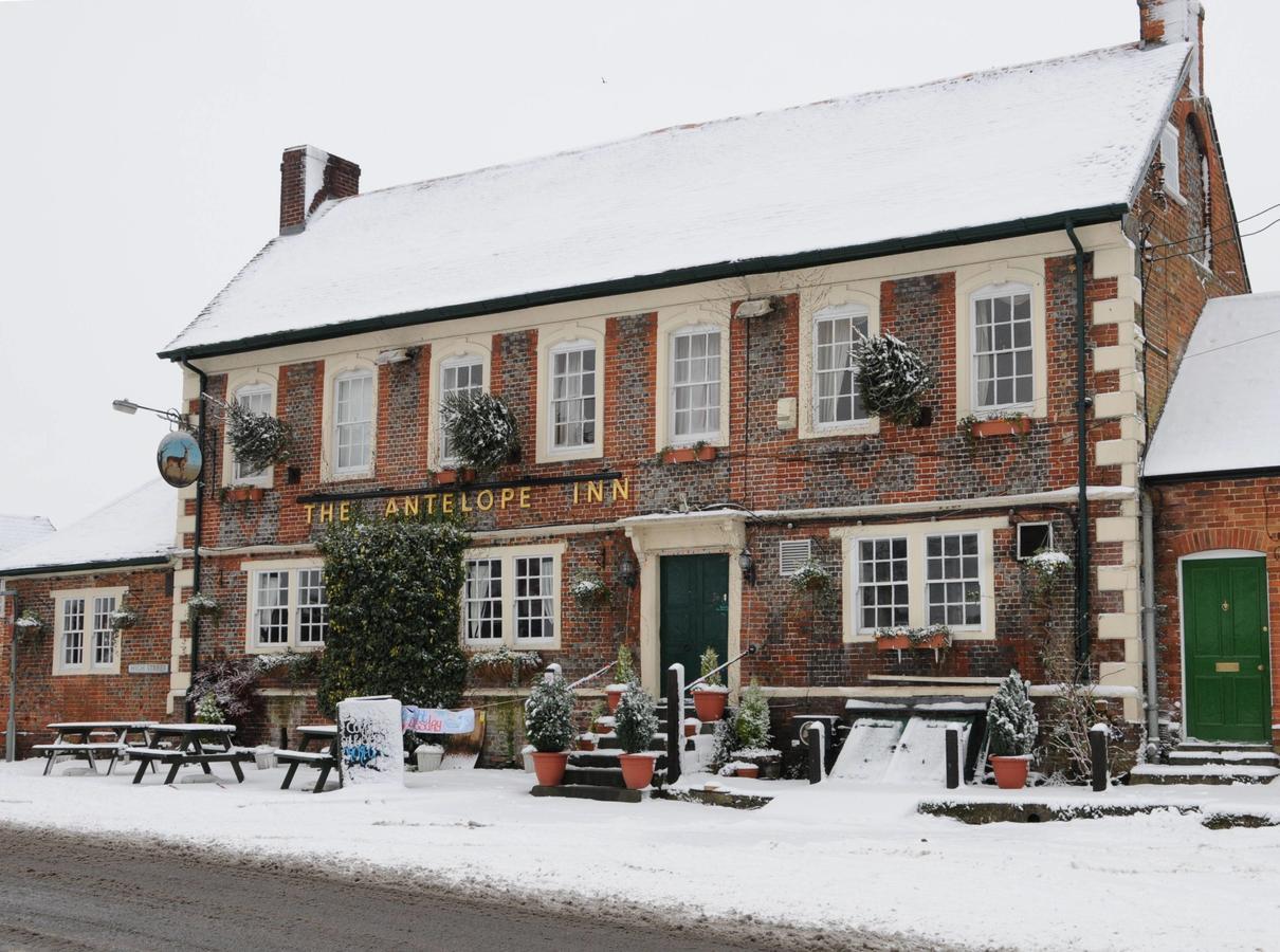 The Antelope At Upavon Hotell Exteriör bild